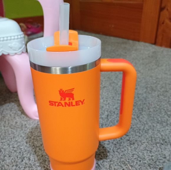Stanley 30oz - Picture 2 of 2